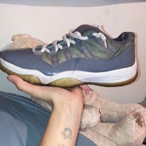 Color gray, Jordan’s, 9’s in men